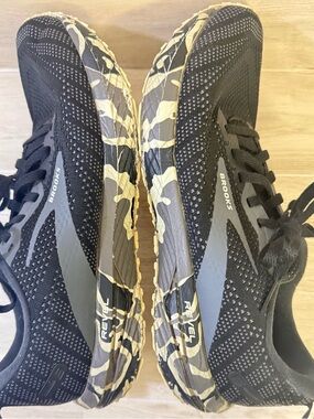 Brooks Revel 7 Women’s Size 7.5 Black Camo Running Shoes Sneakers